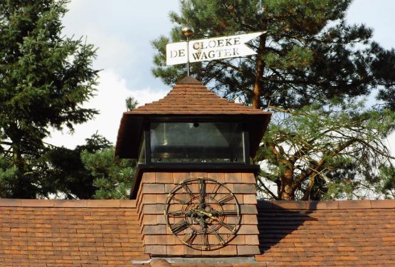 woning met dakleien en uitkijktoren gebouwd door aannemersbedrijf Wielink