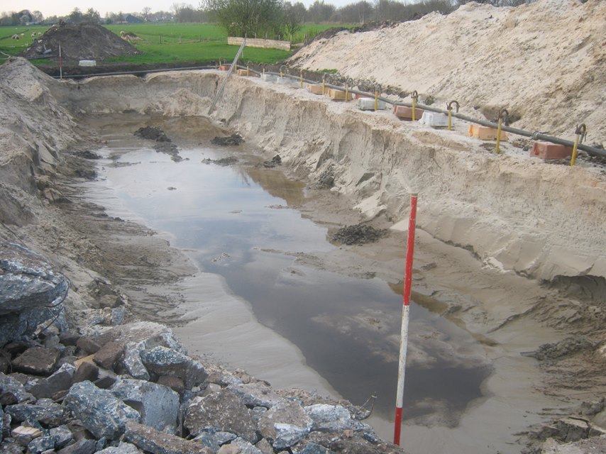 bouwen en storten van mestkelder door bouwbedrijf en aannemersbedrijf Wielink