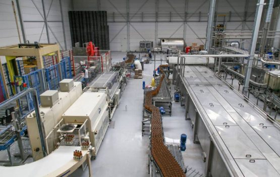 realisatie van productie hal Flevosap voor bottelinstallatie