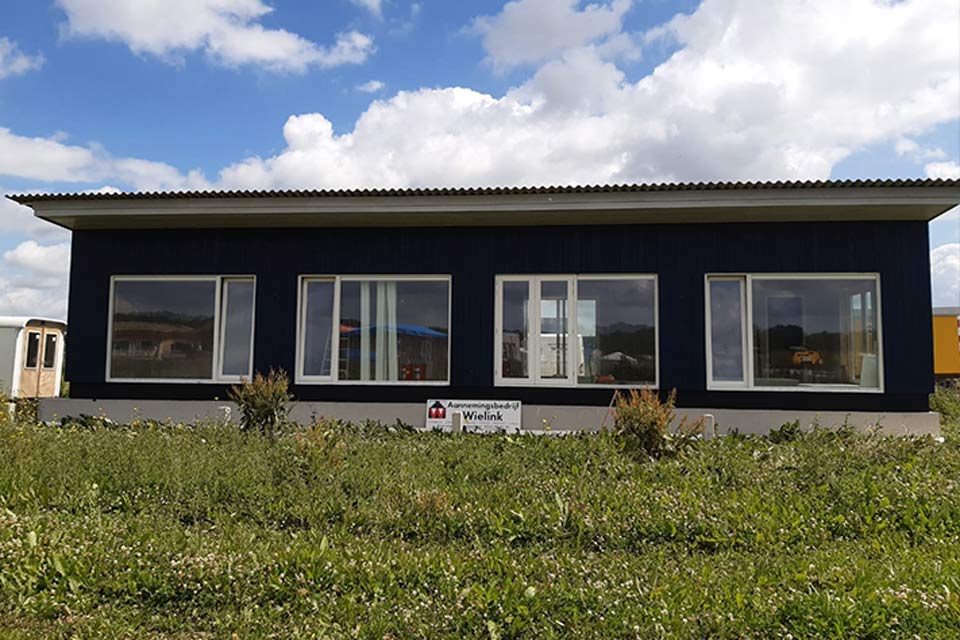 Prefab houtskeletbouw woning gebouwd door aannemersbedrijf wielink - Exclusieve houtbouw. Bouwproject in oosterwold te almere-hout