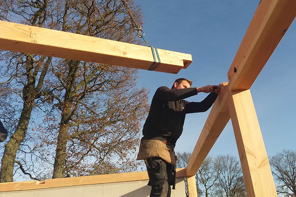 Houten gebinten bij woning in oldebroek - Douglas gebinten - Exclusieve houtbouw aannemersbedrijf Wielink