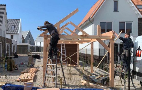 Bouw houten schuur met overkapping - Bouwpakket douglas constructie schuur met overkapping - Wielink Houtbouw (4)