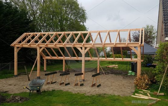 douglas kapschuur constructie met overkapping en berging bouwpakket wielink houtbouw