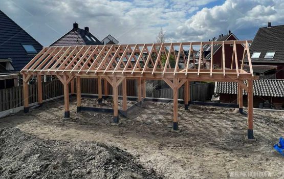 constructie-grote-douglas-houten-kapschuur-15x5-meter-op-maat-in-Kampen--Wielink-houtbouw