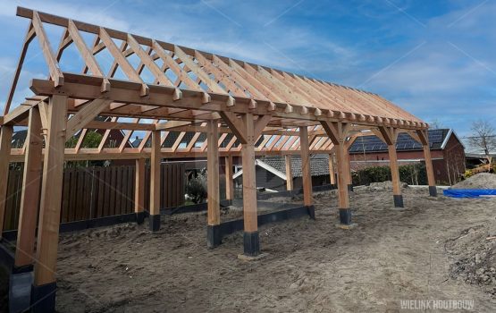 maatwerk-grote-douglas-houten-kapschuur-15x5-meter-op-maat-in-Kampen--Wielink-houtbouw